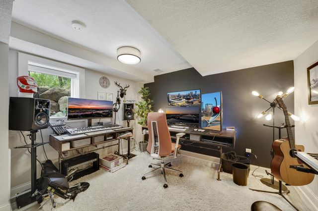 6912 Paiute Drive, Edina, MN 55439
