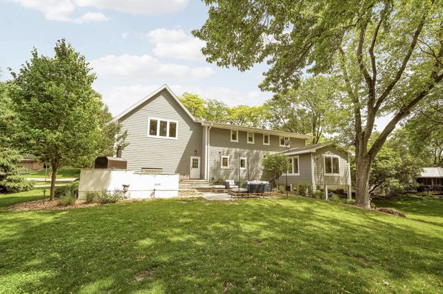 6912 Paiute Drive, Edina, MN 55439