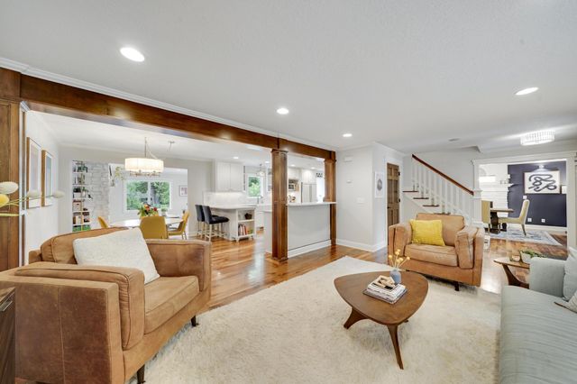 6912 Paiute Drive, Edina, MN 55439