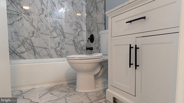 6844 HEATHERWAY CT, Alexandria, VA 22315