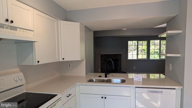 6844 HEATHERWAY CT, Alexandria, VA 22315