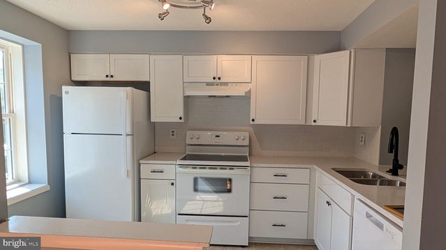 6844 HEATHERWAY CT, Alexandria, VA 22315