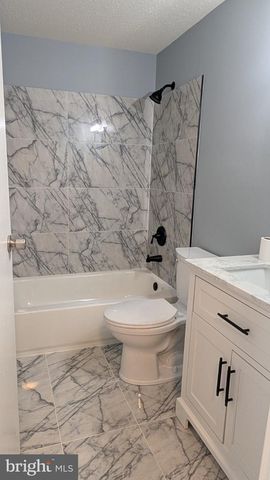 6844 HEATHERWAY CT, Alexandria, VA 22315