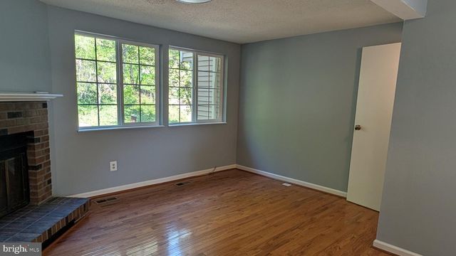 6844 HEATHERWAY CT, Alexandria, VA 22315
