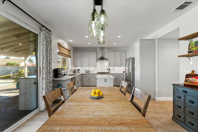 346 S Manley Rd, Ripon, CA 95366