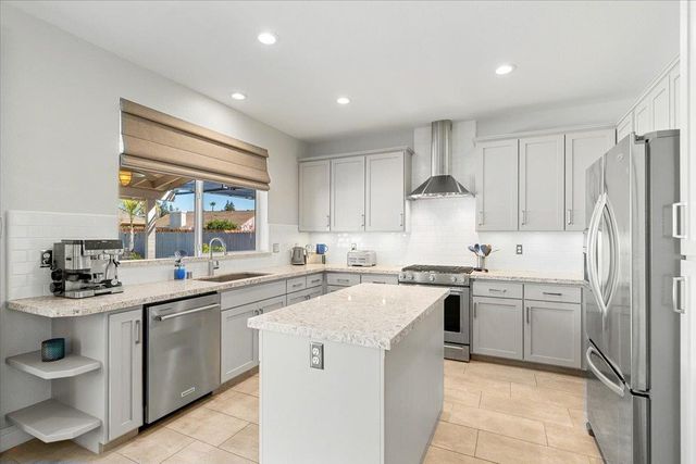 346 S Manley Rd, Ripon, CA 95366