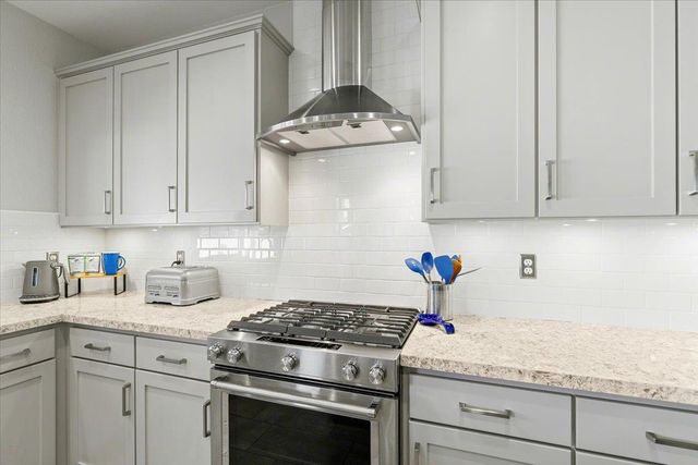 346 S Manley Rd, Ripon, CA 95366