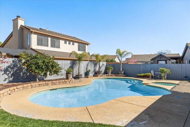 346 S Manley Rd, Ripon, CA 95366