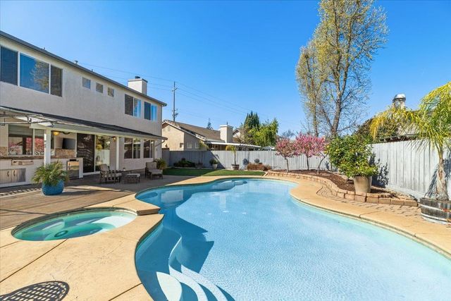 346 S Manley Rd, Ripon, CA 95366