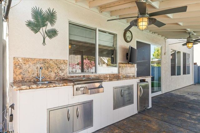 346 S Manley Rd, Ripon, CA 95366