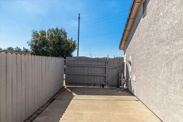 346 S Manley Rd, Ripon, CA 95366