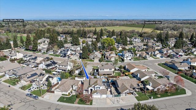 346 S Manley Rd, Ripon, CA 95366