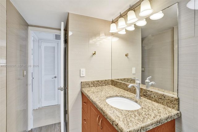 2030 S Ocean Drive 821, Hallandale Beach, FL 33009