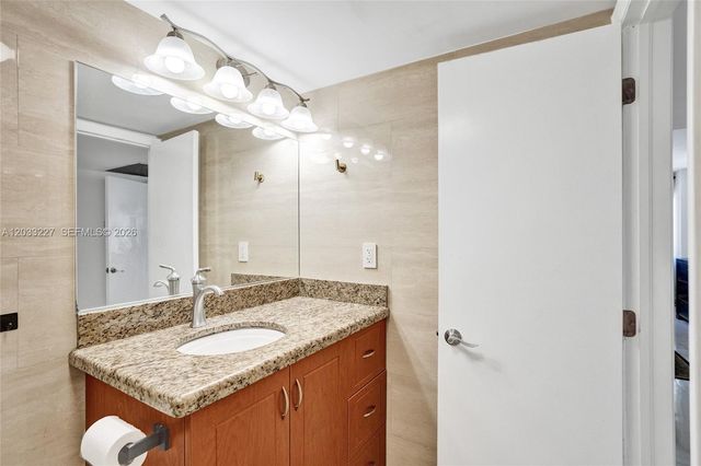 2030 S Ocean Drive 821, Hallandale Beach, FL 33009
