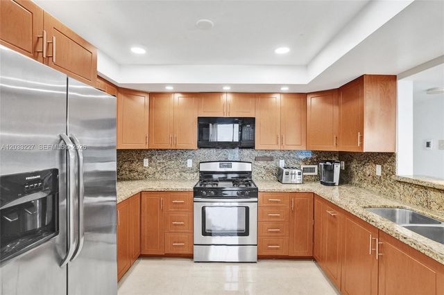 2030 S Ocean Drive 821, Hallandale Beach, FL 33009