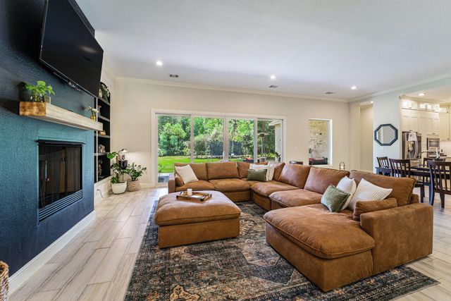 25142 W Tara Plantation Drive, Tomball, TX 77375