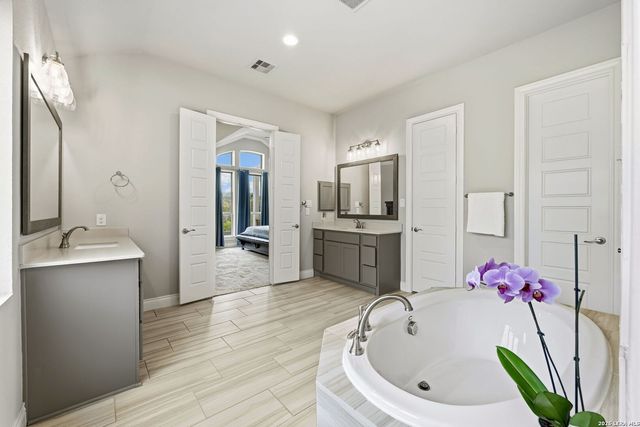 1186 Diretto Dr, New Braunfels, TX 78132