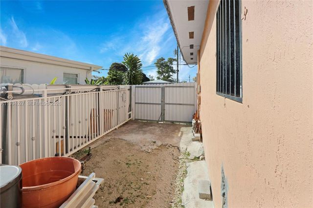 12245 SW 218th St, Miami, FL 33170