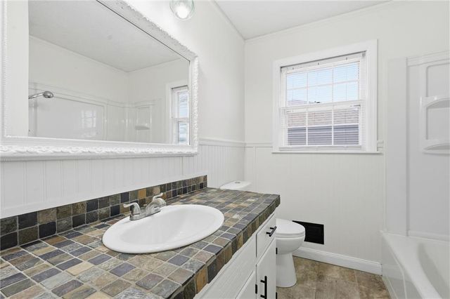 9809 E 82nd Terrace, Raytown, MO 64138