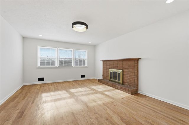 9809 E 82nd Terrace, Raytown, MO 64138