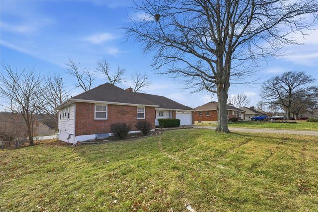 9809 E 82nd Terrace, Raytown, MO 64138