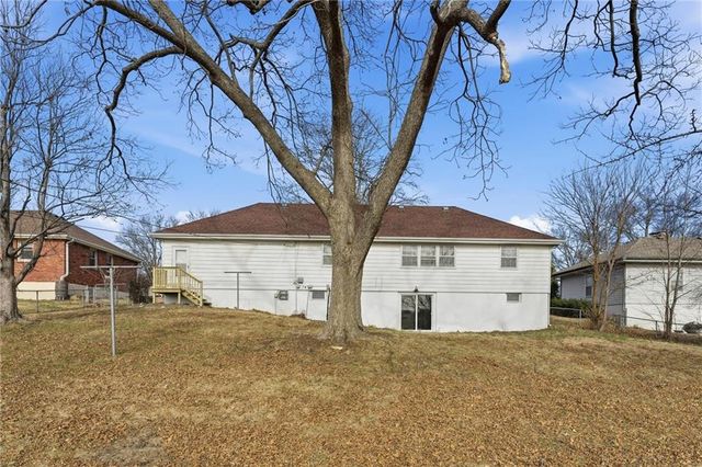 9809 E 82nd Terrace, Raytown, MO 64138