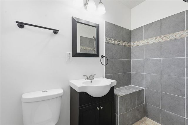 9809 E 82nd Terrace, Raytown, MO 64138