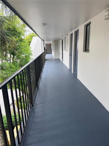 4363 Trevi Ct 304, Lake Worth, FL 33467