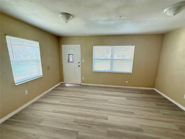 13917 3RD STREET, Dade City, FL 33525