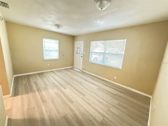 13917 3RD STREET, Dade City, FL 33525