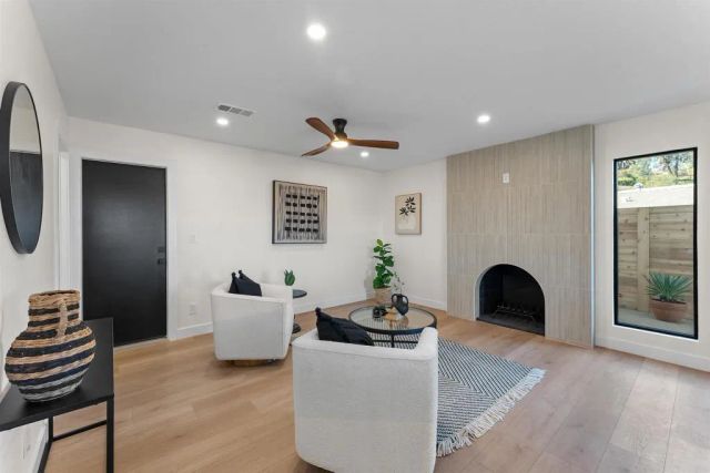 5777 Desert View Dr., La Jolla, CA 92037