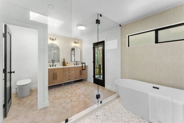 5777 Desert View Dr., La Jolla, CA 92037