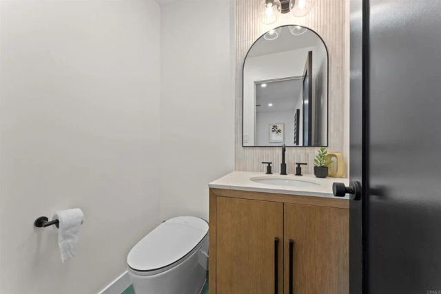 5777 Desert View Dr., La Jolla, CA 92037