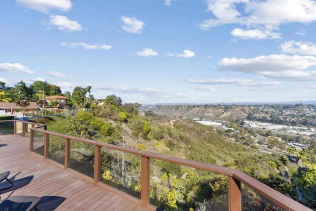 5777 Desert View Dr., La Jolla, CA 92037