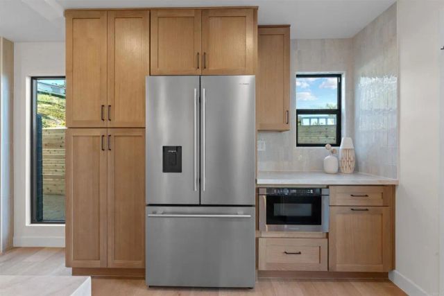 5777 Desert View Dr., La Jolla, CA 92037