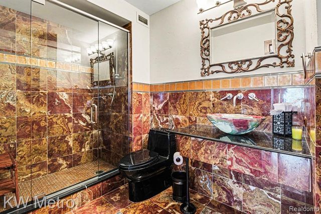 5000 Town Center 2906, Southfield, MI 48075