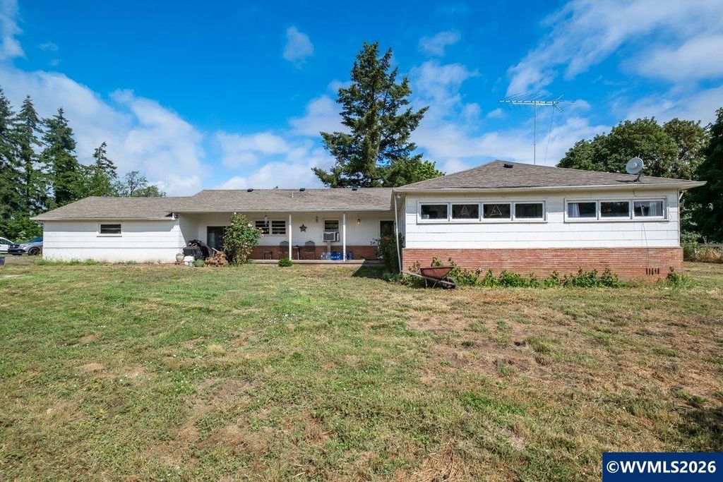 Image 1 of property listing at 21095 Savage Rd, Sheridan, OR 97378