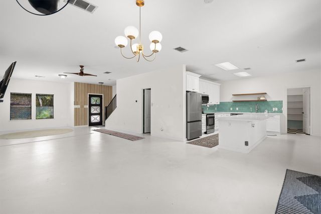 8353 Steamline CIR, Austin, TX 78745