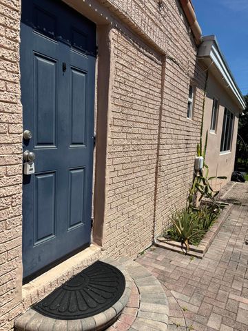 1418 Wiley Street, Hollywood, FL 33020