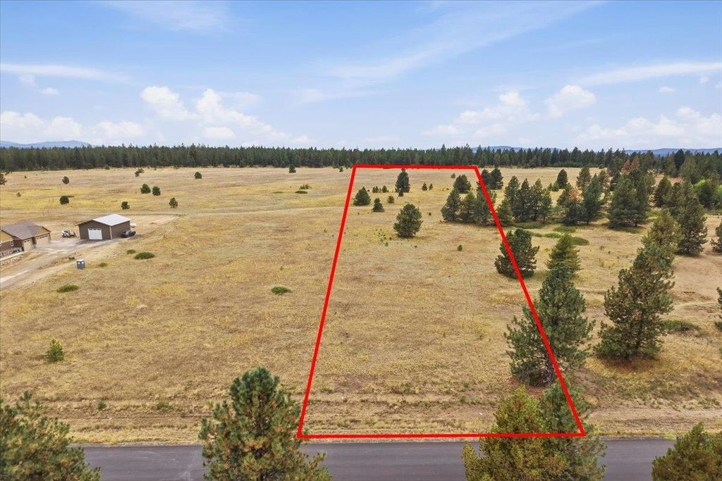 623 W Slaton Ln, Deer Park, WA 99006