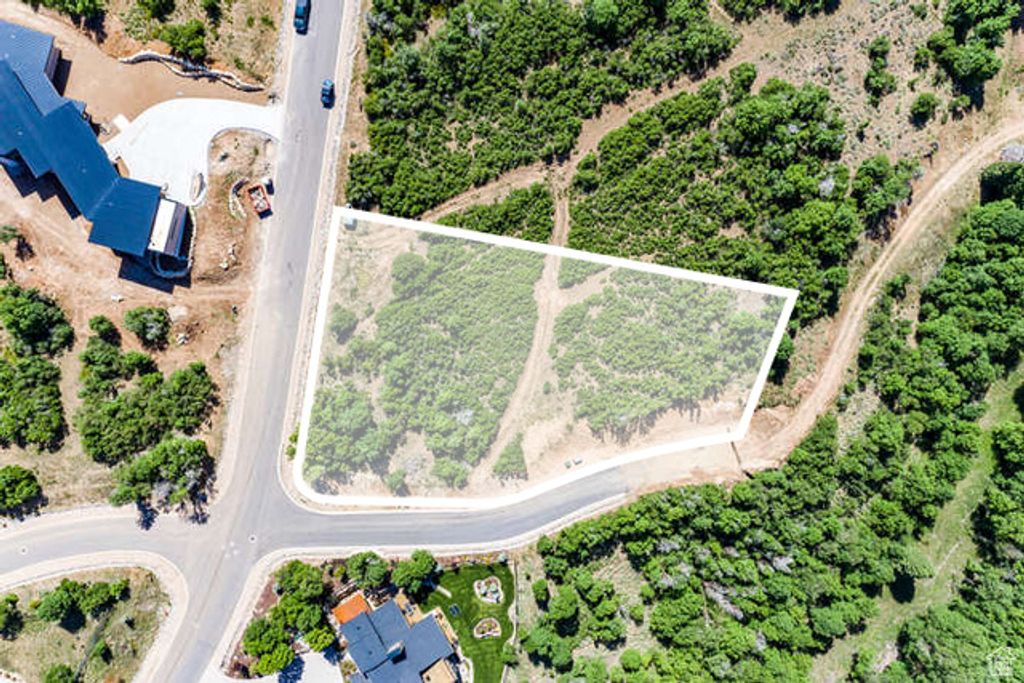 Image 2 of property listing at 826 S Summit Creek Dr Unit 44, Woodland Hills, UT 84653