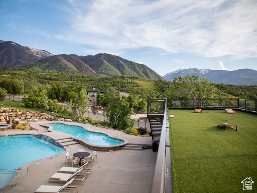 Image 6 of property listing at 826 S Summit Creek Dr Unit 44, Woodland Hills, UT 84653