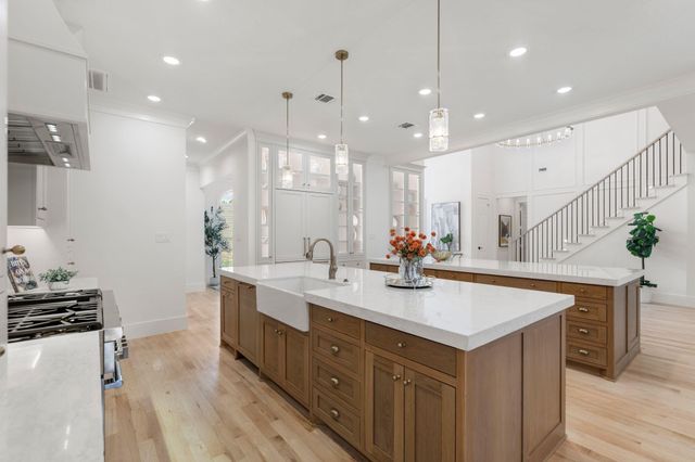 31 Hollymead Drive, Spring, TX 77381