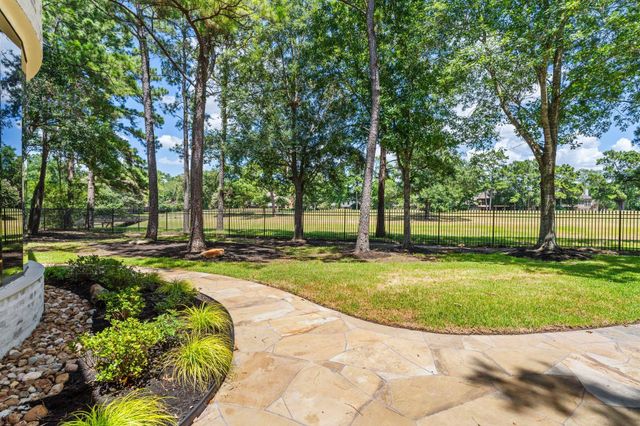 31 Hollymead Drive, Spring, TX 77381