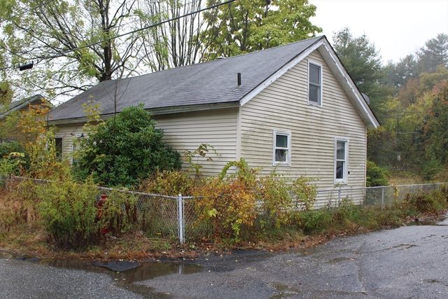 3 Ledge St, Sutton, MA 01590
