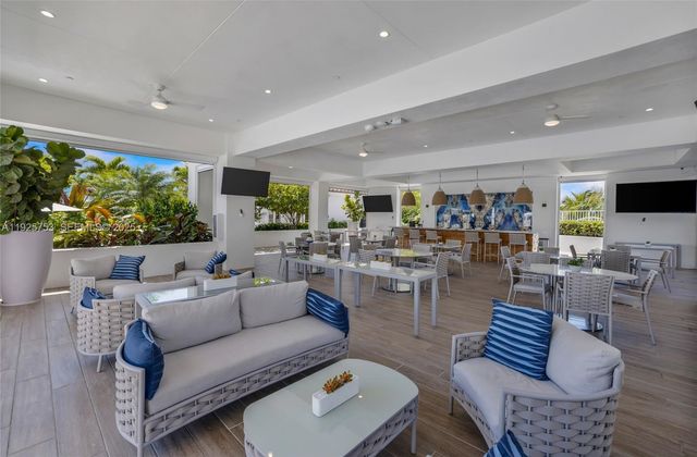 2600 Island Blvd 301, Aventura, FL 33160