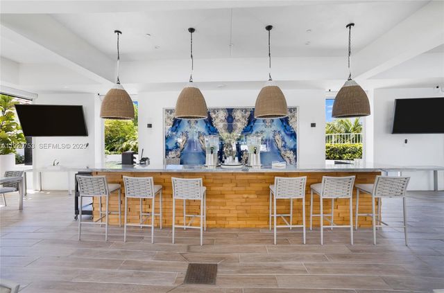 2600 Island Blvd 301, Aventura, FL 33160