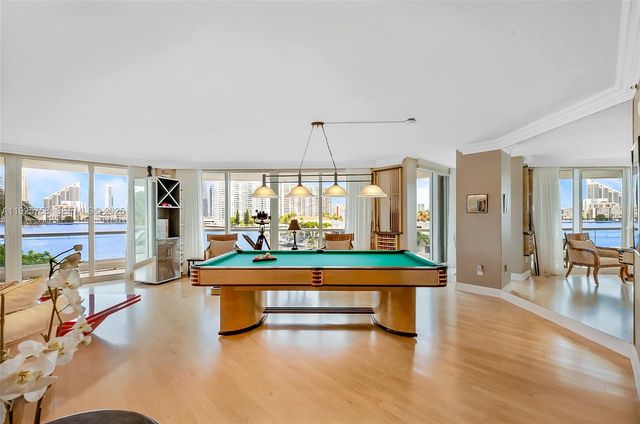 2600 Island Blvd 301, Aventura, FL 33160