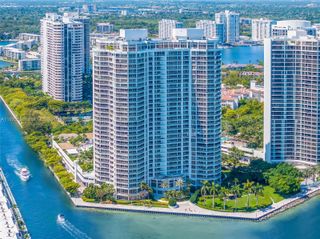 2600 Island Blvd 301, Aventura, FL 33160