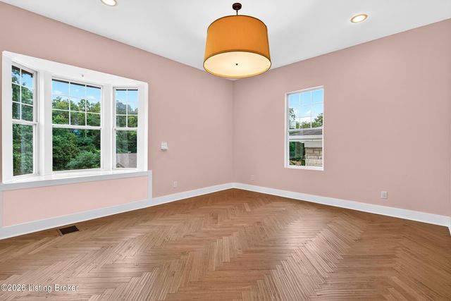 1854 Trevilian Way, Louisville, KY 40205